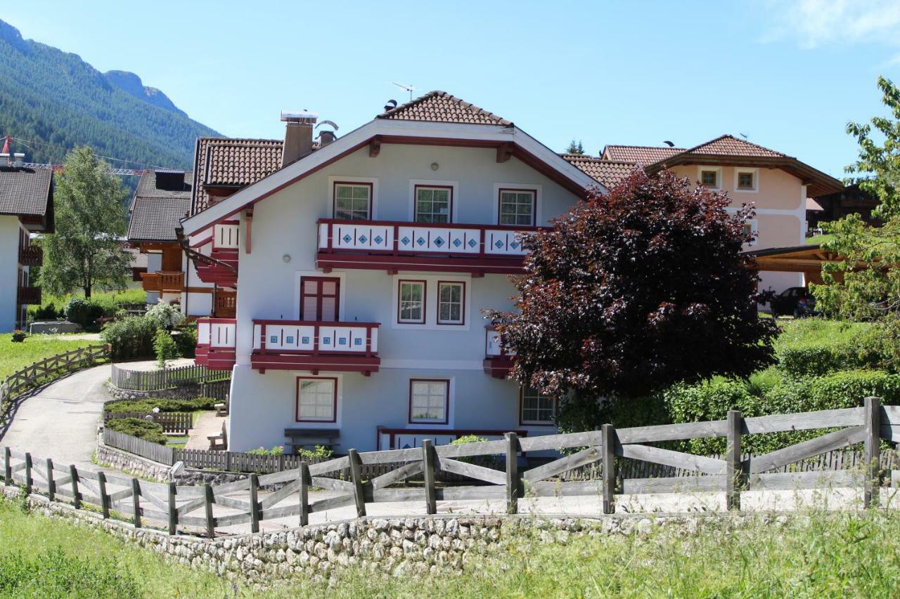 Casa Azzurra Daire Pozza di Fassa Dış mekan fotoğraf